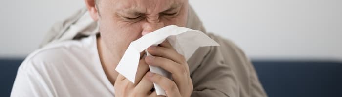 Зеленый, коричневый и даже черный: о чем говорит цвет соплей?