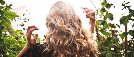 Kā padarīt matus kuplākus?