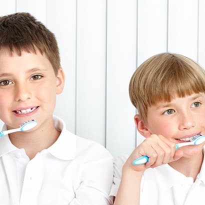 Pētījums: 44% Latvijas iedzīvotāju zobus tīra tikai reizi dienā