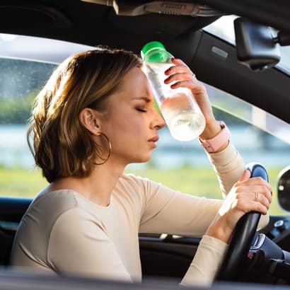 Uzmanību – tveice! Farmaceites ieteikumi bērnu, pieaugušo un senioru veselībai