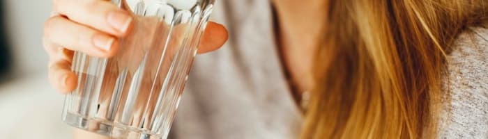 Ūdens trūkums organismā – kā sevi no tā pasargāt? Skaidro farmaceits